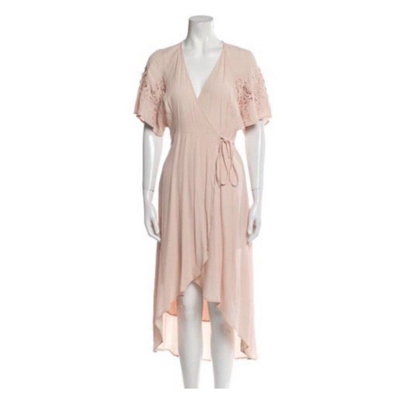 Astr Dresses & Skirts - Astr The Label Pink Short Sleeve High Low Tie at the Waist Dress, Size M